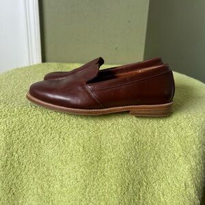 NWOB Patina Women’s Brown Leather Loafers Sz 8.5